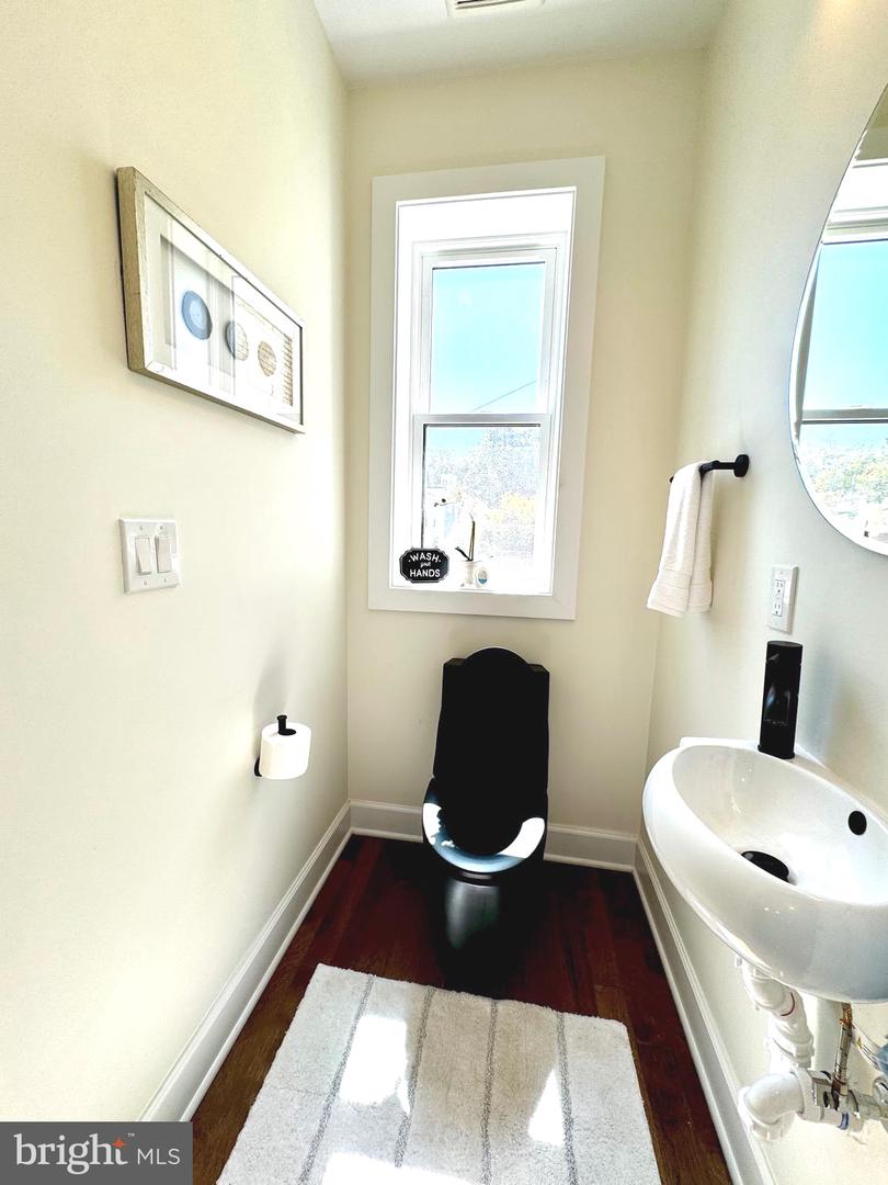 607 K ST NE, WASHINGTON, District Of Columbia 20002, 4 Bedrooms Bedrooms, ,3 BathroomsBathrooms,Residential,For sale,607 K ST NE,DCDC2216456 MLS # DCDC2216456