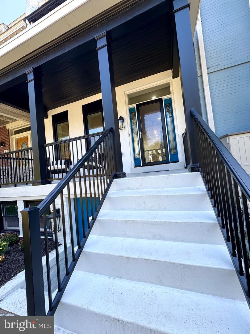 607 K ST NE, WASHINGTON, District Of Columbia 20002, 4 Bedrooms Bedrooms, ,3 BathroomsBathrooms,Residential,For sale,607 K ST NE,DCDC2216456 MLS # DCDC2216456