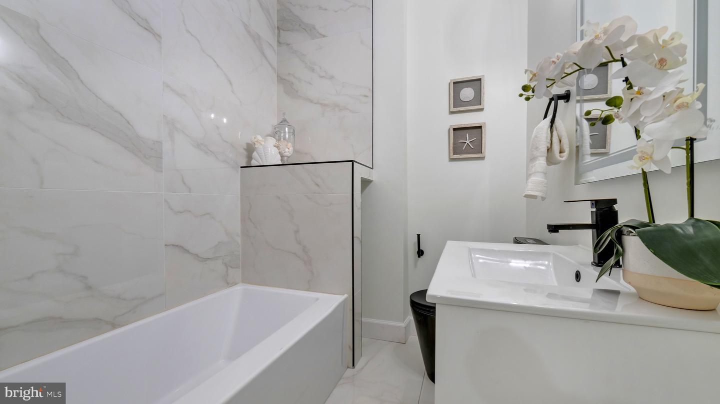 607 K ST NE, WASHINGTON, District Of Columbia 20002, 4 Bedrooms Bedrooms, ,3 BathroomsBathrooms,Residential,For sale,607 K ST NE,DCDC2216456 MLS # DCDC2216456