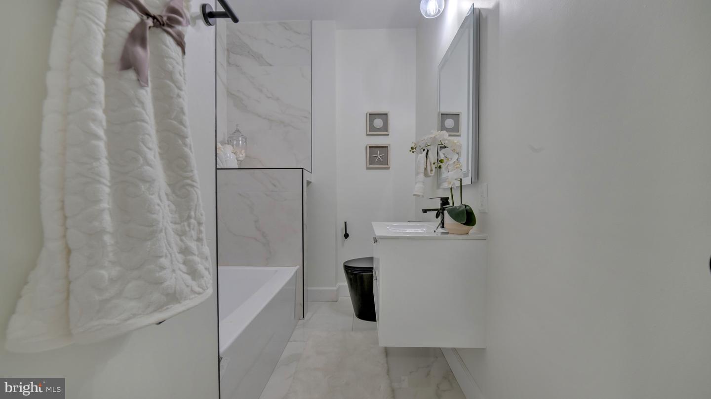 607 K ST NE, WASHINGTON, District Of Columbia 20002, 4 Bedrooms Bedrooms, ,3 BathroomsBathrooms,Residential,For sale,607 K ST NE,DCDC2216456 MLS # DCDC2216456