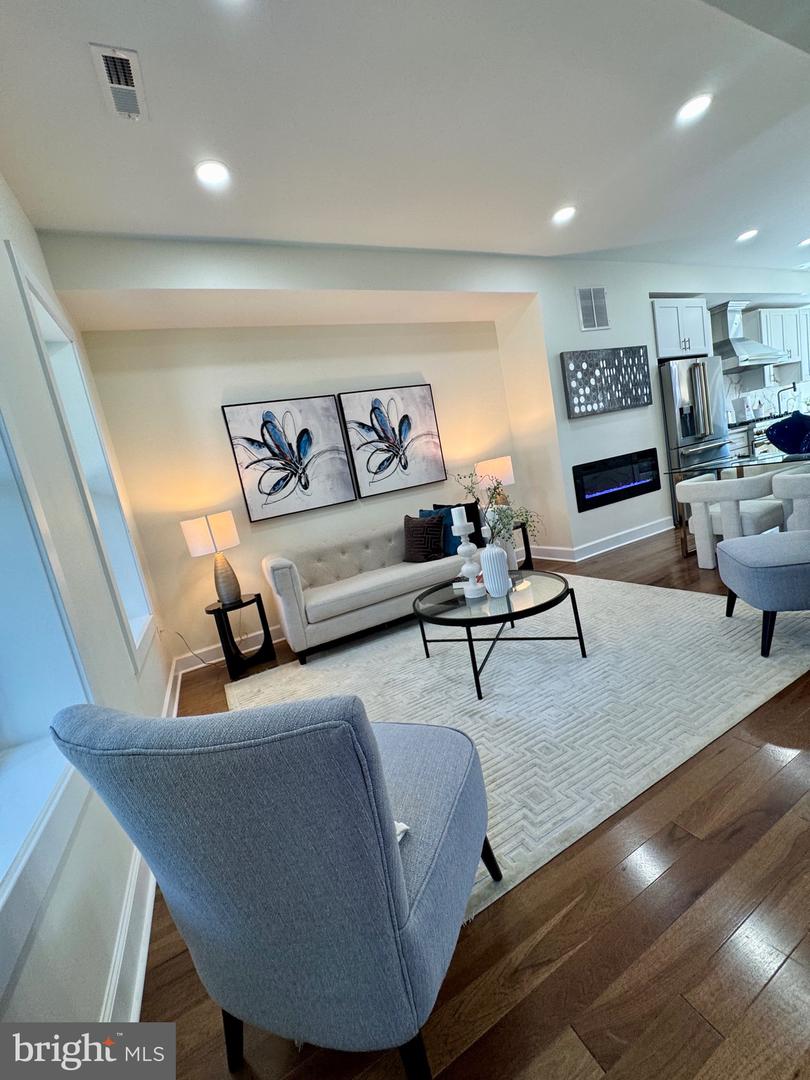 607 K ST NE, WASHINGTON, District Of Columbia 20002, 4 Bedrooms Bedrooms, ,3 BathroomsBathrooms,Residential,For sale,607 K ST NE,DCDC2216456 MLS # DCDC2216456