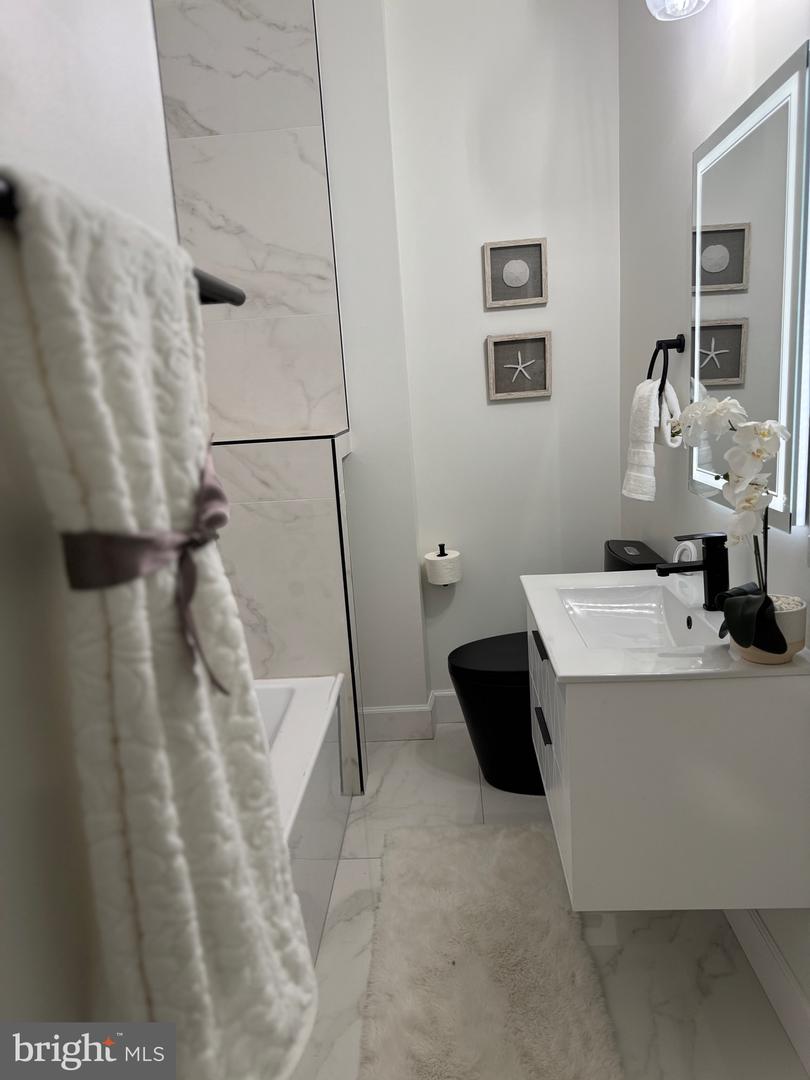 607 K ST NE, WASHINGTON, District Of Columbia 20002, 4 Bedrooms Bedrooms, ,3 BathroomsBathrooms,Residential,For sale,607 K ST NE,DCDC2216456 MLS # DCDC2216456