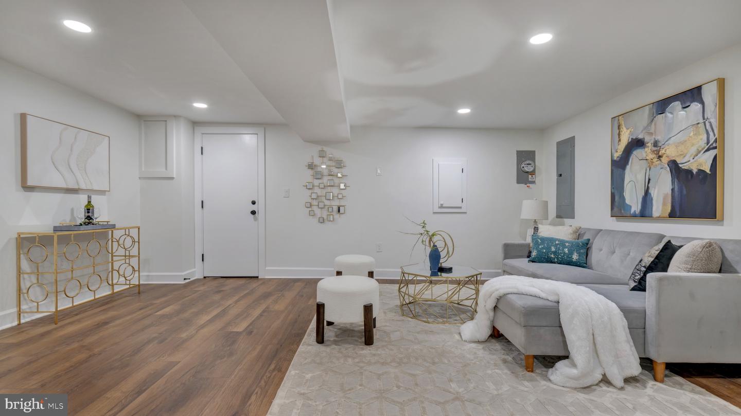 607 K ST NE, WASHINGTON, District Of Columbia 20002, 4 Bedrooms Bedrooms, ,3 BathroomsBathrooms,Residential,For sale,607 K ST NE,DCDC2216456 MLS # DCDC2216456