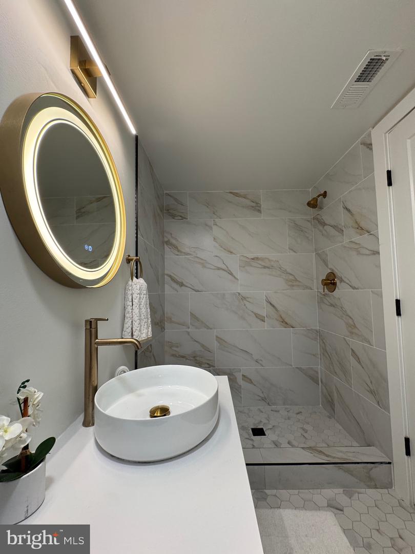 607 K ST NE, WASHINGTON, District Of Columbia 20002, 4 Bedrooms Bedrooms, ,3 BathroomsBathrooms,Residential,For sale,607 K ST NE,DCDC2216456 MLS # DCDC2216456