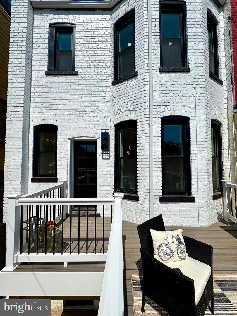 607 K ST NE, WASHINGTON, District Of Columbia 20002, 4 Bedrooms Bedrooms, ,3 BathroomsBathrooms,Residential,For sale,607 K ST NE,DCDC2216456 MLS # DCDC2216456