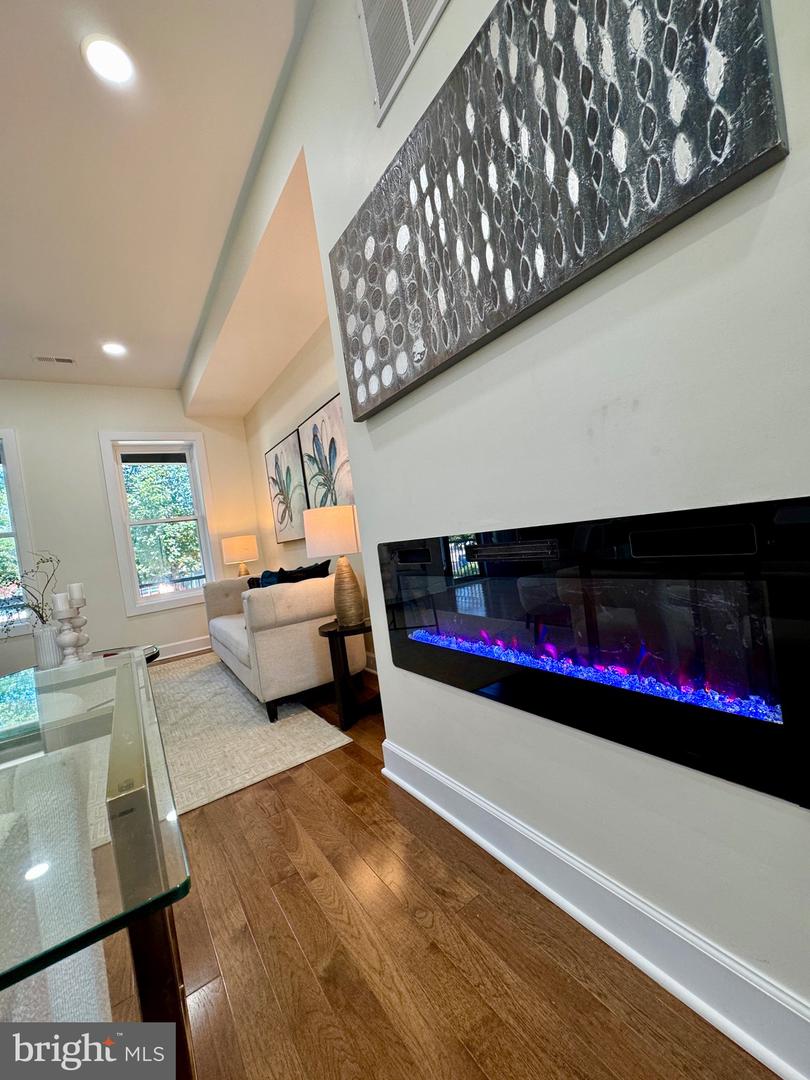 607 K ST NE, WASHINGTON, District Of Columbia 20002, 4 Bedrooms Bedrooms, ,3 BathroomsBathrooms,Residential,For sale,607 K ST NE,DCDC2216456 MLS # DCDC2216456