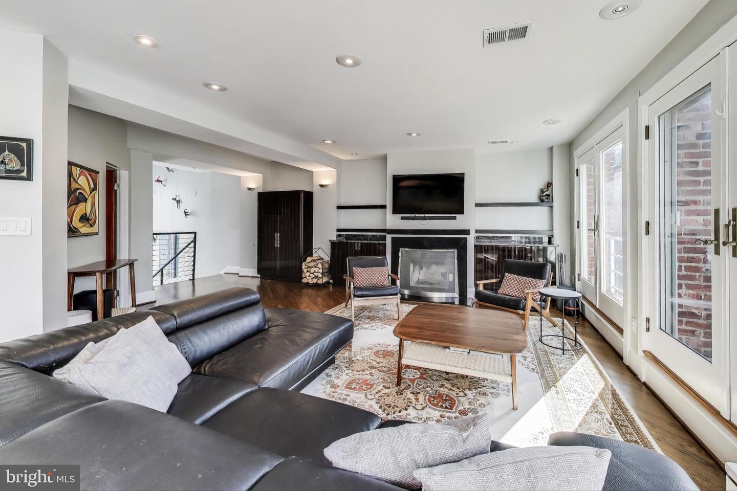 2370 CHAMPLAIN ST NW #34, WASHINGTON, District Of Columbia 20009, 3 Bedrooms Bedrooms, ,2 BathroomsBathrooms,Residential,For sale,2370 CHAMPLAIN ST NW #34,DCDC2216654 MLS # DCDC2216654 2370 CHAMPLAIN ST NW #34, WASHINGTON, District Of Columbia 20009, 3 Bedrooms Bedrooms, ,2 BathroomsBathrooms,Residential,For sale,2370 CHAMPLAIN ST NW #34,DCDC2216654 MLS # DCDC2216654