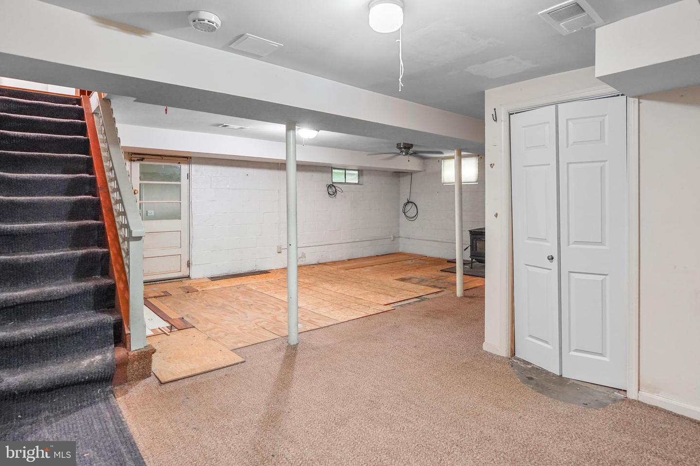 6436 MAPLEWOOD DR, FALLS CHURCH, Virginia 22041, 4 Bedrooms Bedrooms, ,2 BathroomsBathrooms,Residential,For sale,6436 MAPLEWOOD DR,VAFX2264190 MLS # VAFX2264190