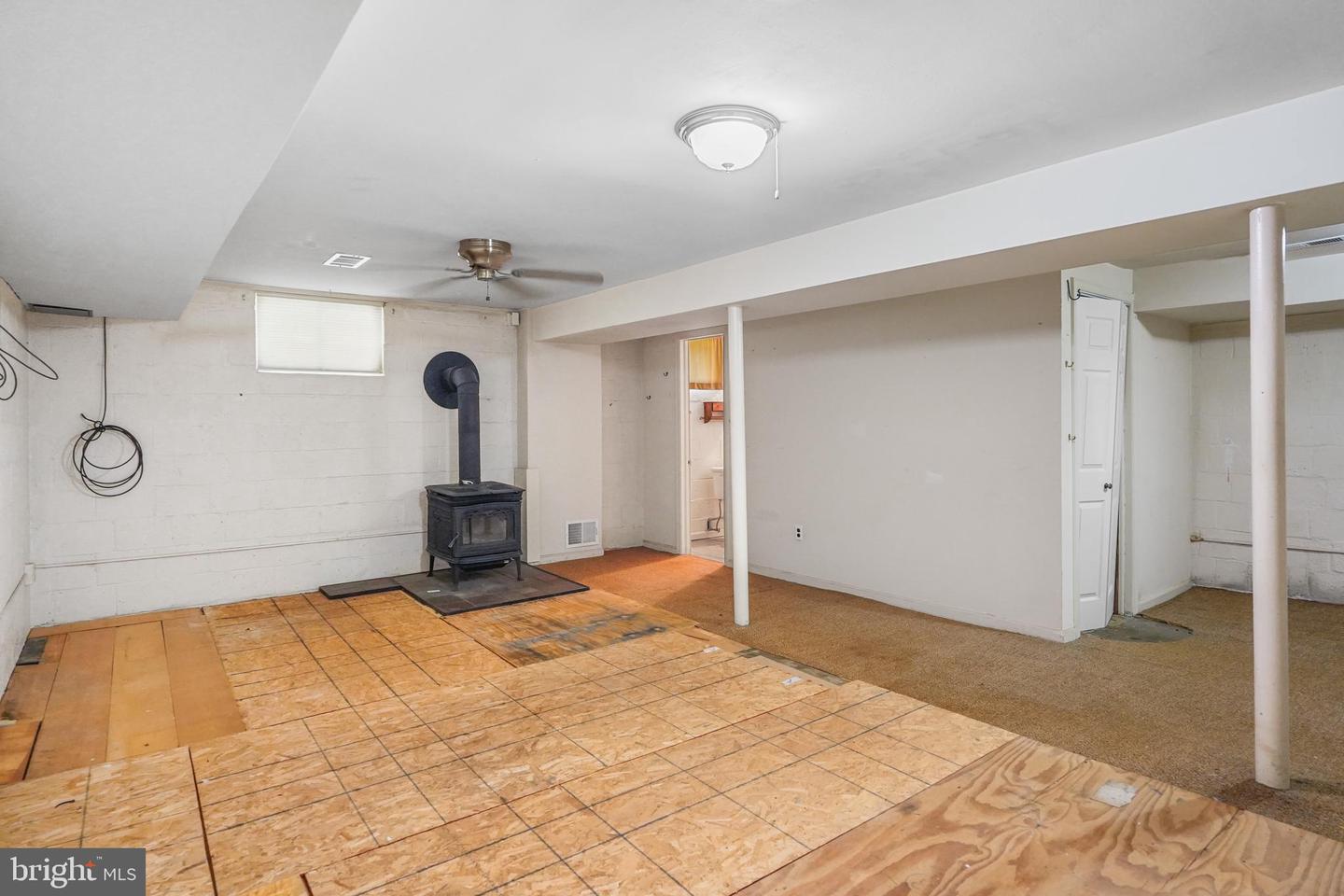 6436 MAPLEWOOD DR, FALLS CHURCH, Virginia 22041, 4 Bedrooms Bedrooms, ,2 BathroomsBathrooms,Residential,For sale,6436 MAPLEWOOD DR,VAFX2264190 MLS # VAFX2264190