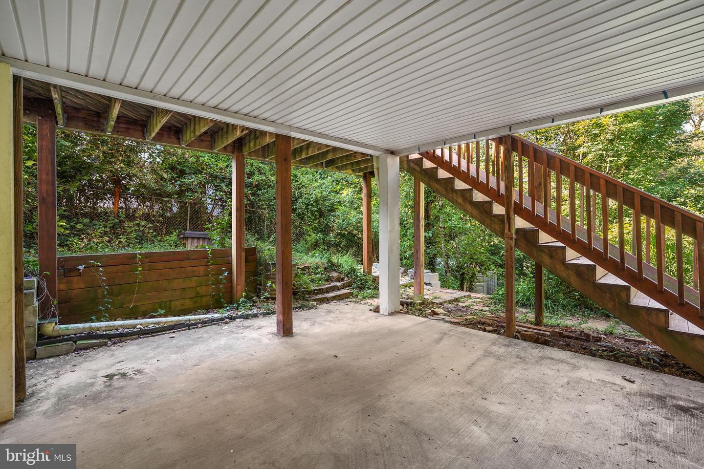 6436 MAPLEWOOD DR, FALLS CHURCH, Virginia 22041, 4 Bedrooms Bedrooms, ,2 BathroomsBathrooms,Residential,For sale,6436 MAPLEWOOD DR,VAFX2264190 MLS # VAFX2264190