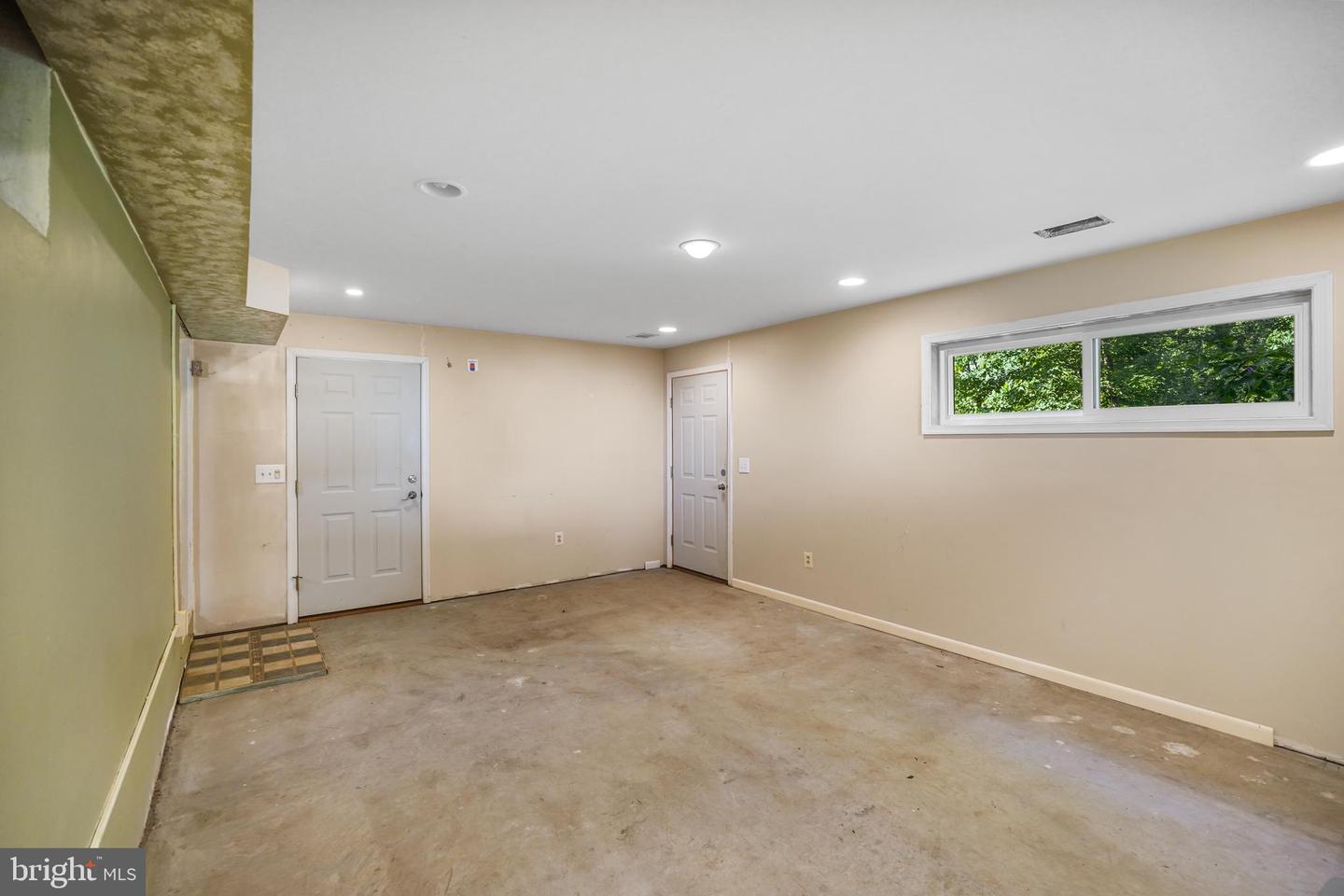 6436 MAPLEWOOD DR, FALLS CHURCH, Virginia 22041, 4 Bedrooms Bedrooms, ,2 BathroomsBathrooms,Residential,For sale,6436 MAPLEWOOD DR,VAFX2264190 MLS # VAFX2264190