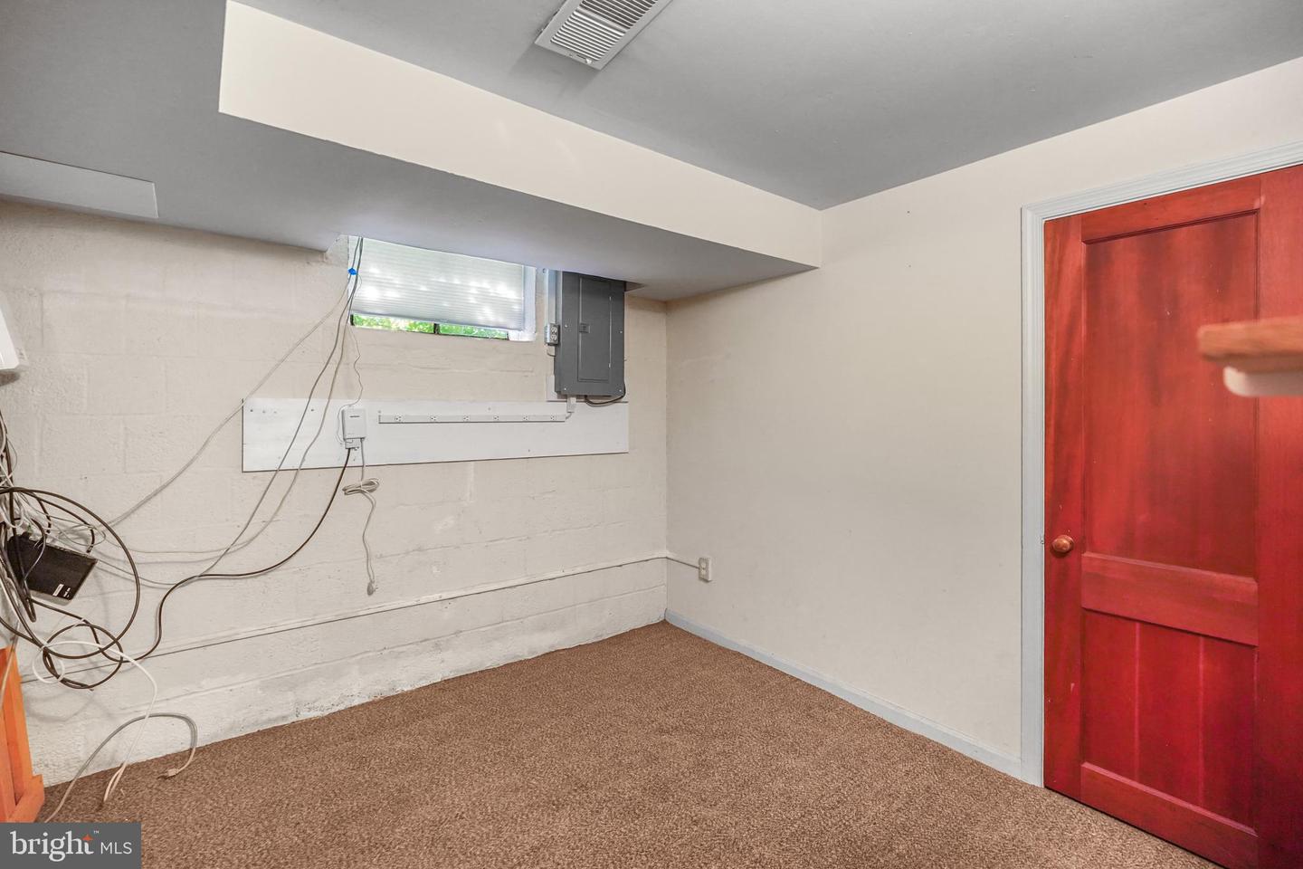 6436 MAPLEWOOD DR, FALLS CHURCH, Virginia 22041, 4 Bedrooms Bedrooms, ,2 BathroomsBathrooms,Residential,For sale,6436 MAPLEWOOD DR,VAFX2264190 MLS # VAFX2264190