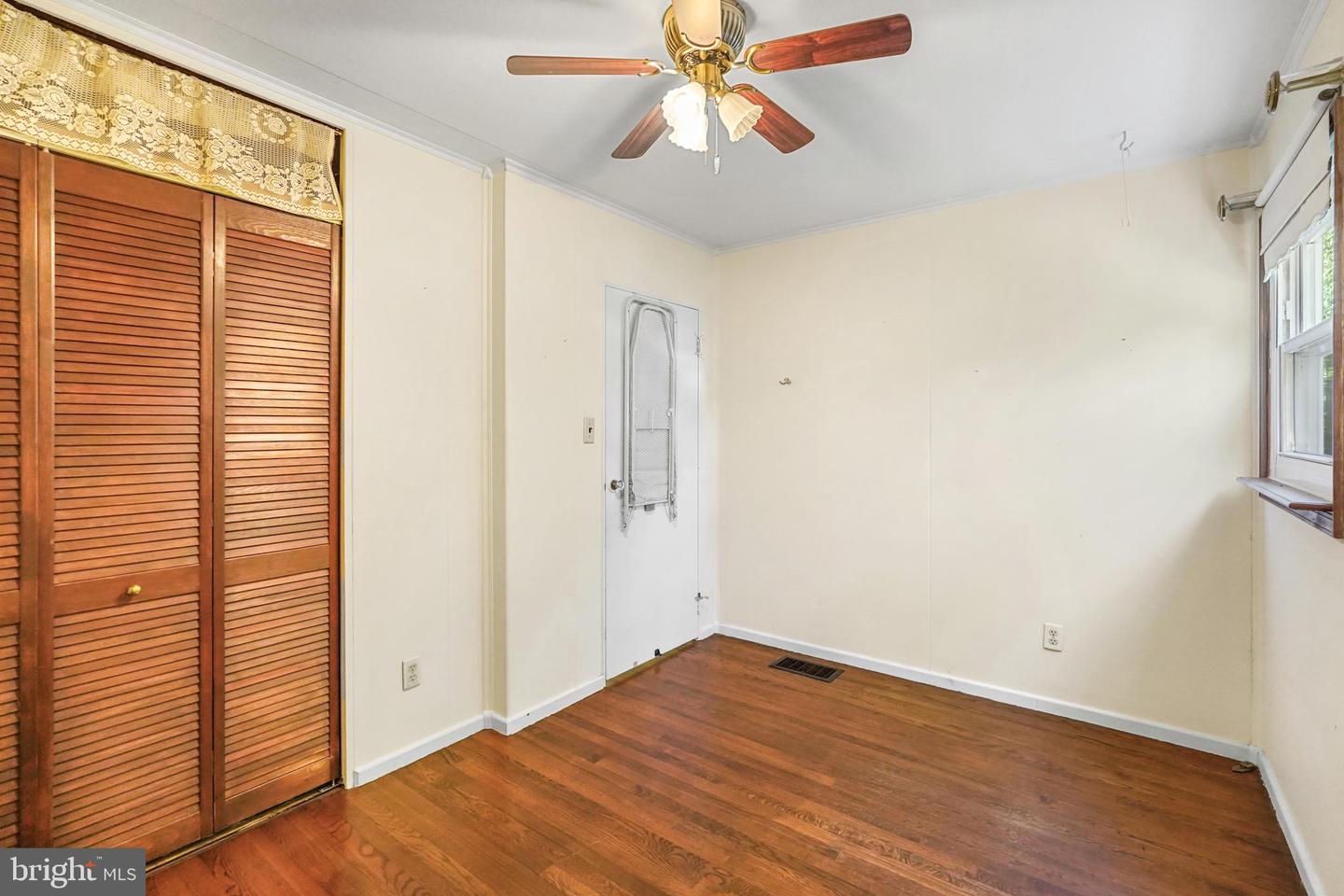 6436 MAPLEWOOD DR, FALLS CHURCH, Virginia 22041, 4 Bedrooms Bedrooms, ,2 BathroomsBathrooms,Residential,For sale,6436 MAPLEWOOD DR,VAFX2264190 MLS # VAFX2264190