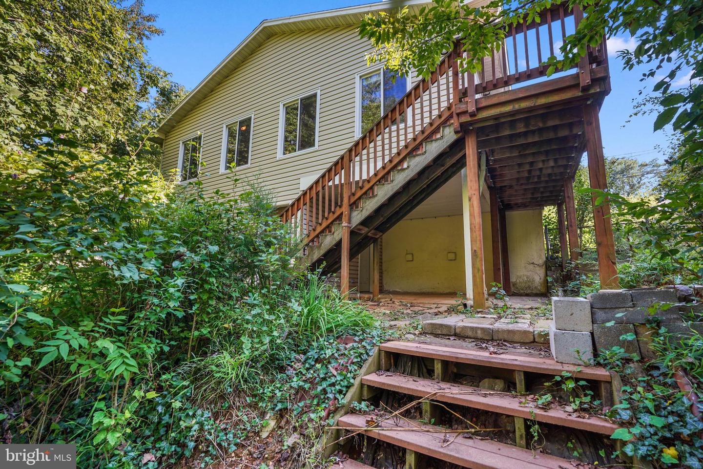 6436 MAPLEWOOD DR, FALLS CHURCH, Virginia 22041, 4 Bedrooms Bedrooms, ,2 BathroomsBathrooms,Residential,For sale,6436 MAPLEWOOD DR,VAFX2264190 MLS # VAFX2264190