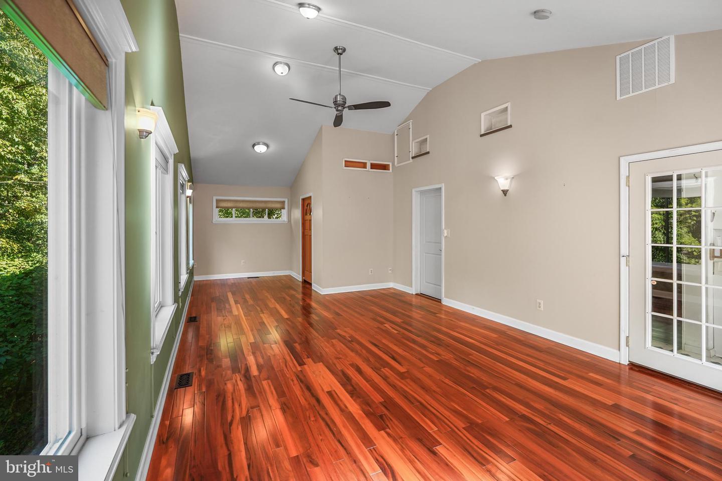 6436 MAPLEWOOD DR, FALLS CHURCH, Virginia 22041, 4 Bedrooms Bedrooms, ,2 BathroomsBathrooms,Residential,For sale,6436 MAPLEWOOD DR,VAFX2264190 MLS # VAFX2264190