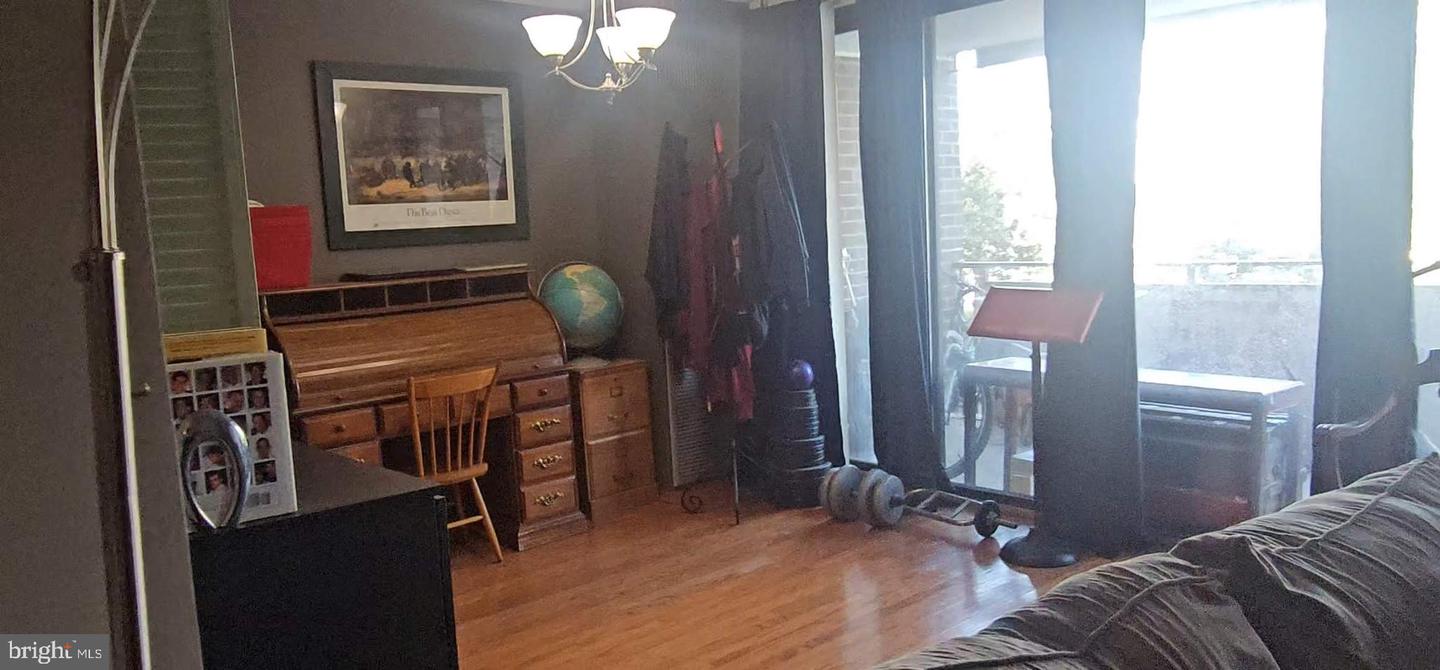 250 S REYNOLDS ST #206, ALEXANDRIA, Virginia 22304, 1 Bedroom Bedrooms, 6 Rooms Rooms,1 BathroomBathrooms,Residential,For sale,250 S REYNOLDS ST #206,VAAX2049192 MLS # VAAX2049192