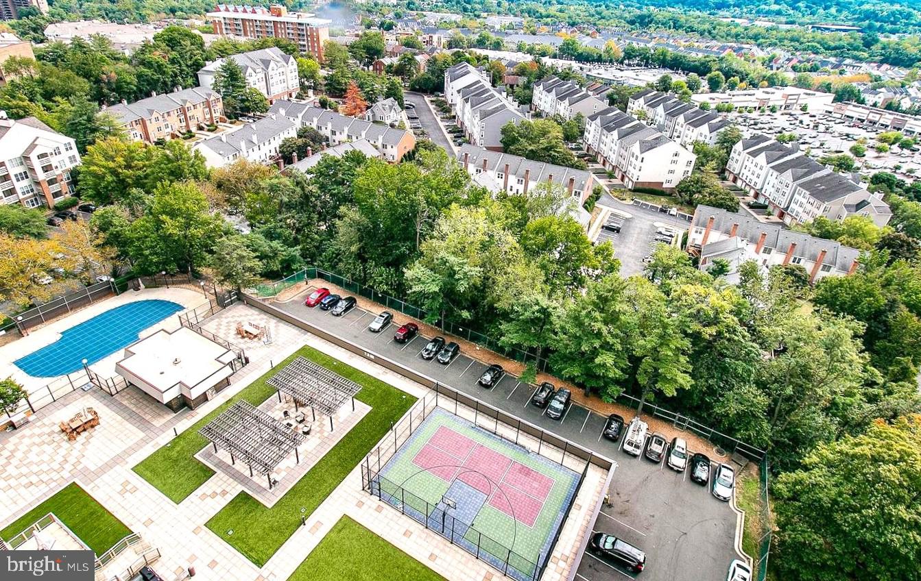 250 S REYNOLDS ST #206, ALEXANDRIA, Virginia 22304, 1 Bedroom Bedrooms, 6 Rooms Rooms,1 BathroomBathrooms,Residential,For sale,250 S REYNOLDS ST #206,VAAX2049192 MLS # VAAX2049192