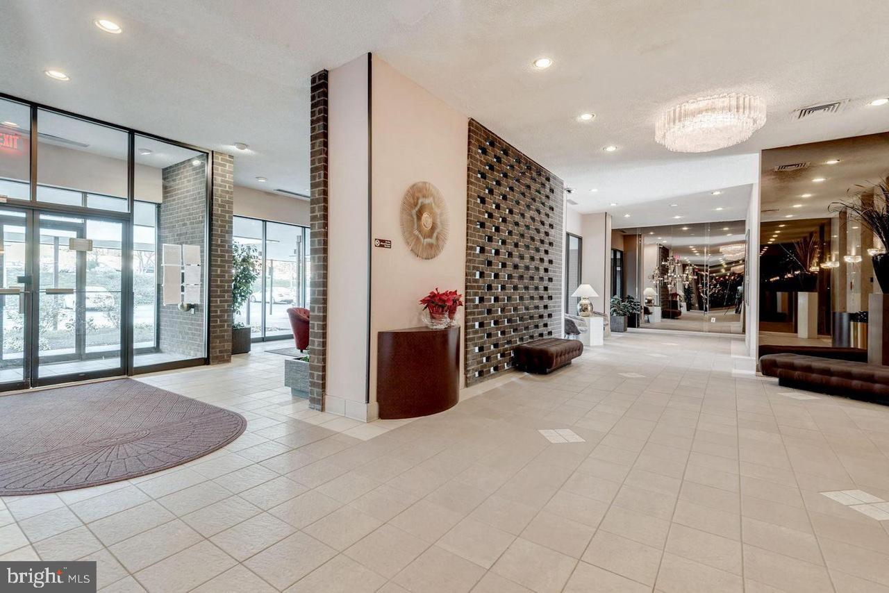 250 S REYNOLDS ST #206, ALEXANDRIA, Virginia 22304, 1 Bedroom Bedrooms, 6 Rooms Rooms,1 BathroomBathrooms,Residential,For sale,250 S REYNOLDS ST #206,VAAX2049192 MLS # VAAX2049192