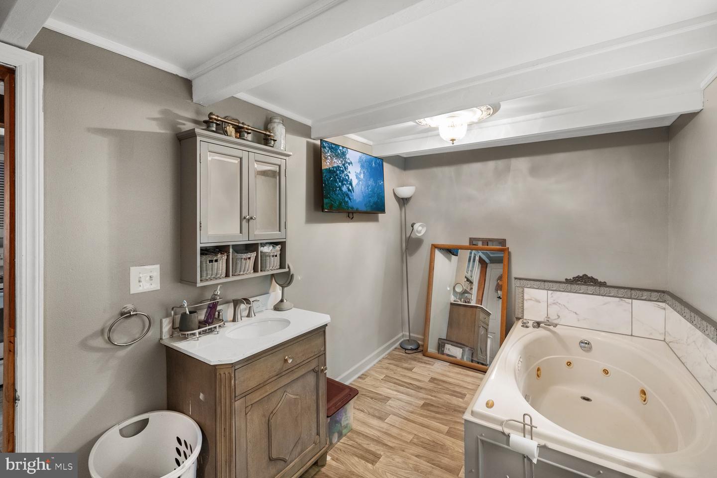 3323 S MAIN ST, TOMS BROOK, Virginia 22660, 3 Bedrooms Bedrooms, 4 Rooms Rooms,1 BathroomBathrooms,Residential,For sale,3323 S MAIN ST,VASH2012408 MLS # VASH2012408