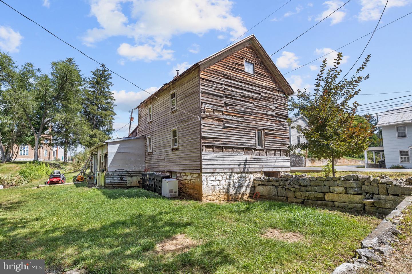 3323 S MAIN ST, TOMS BROOK, Virginia 22660, 3 Bedrooms Bedrooms, 4 Rooms Rooms,1 BathroomBathrooms,Residential,For sale,3323 S MAIN ST,VASH2012408 MLS # VASH2012408