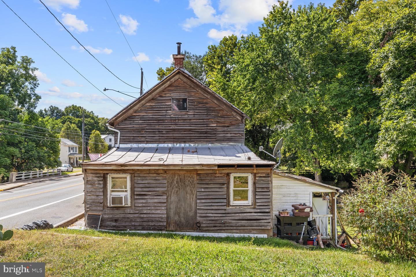 3323 S MAIN ST, TOMS BROOK, Virginia 22660, 3 Bedrooms Bedrooms, 4 Rooms Rooms,1 BathroomBathrooms,Residential,For sale,3323 S MAIN ST,VASH2012408 MLS # VASH2012408