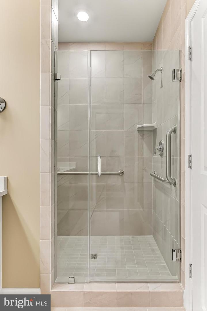 2960 VADEN DR #2-103, FAIRFAX, Virginia 22031, 1 Bedroom Bedrooms, ,2 BathroomsBathrooms,Residential,For sale,2960 VADEN DR #2-103,VAFX2265478 MLS # VAFX2265478