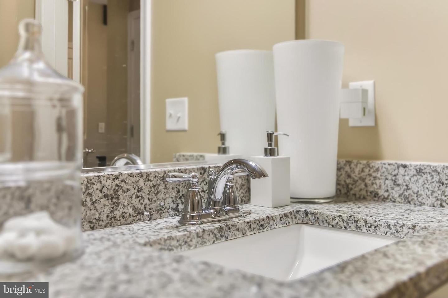 2960 VADEN DR #2-103, FAIRFAX, Virginia 22031, 1 Bedroom Bedrooms, ,2 BathroomsBathrooms,Residential,For sale,2960 VADEN DR #2-103,VAFX2265478 MLS # VAFX2265478