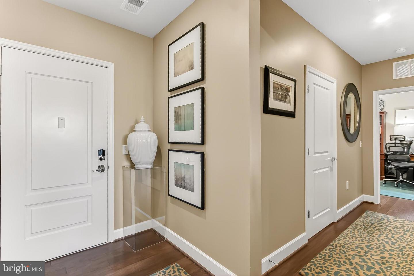 2960 VADEN DR #2-103, FAIRFAX, Virginia 22031, 1 Bedroom Bedrooms, ,2 BathroomsBathrooms,Residential,For sale,2960 VADEN DR #2-103,VAFX2265478 MLS # VAFX2265478