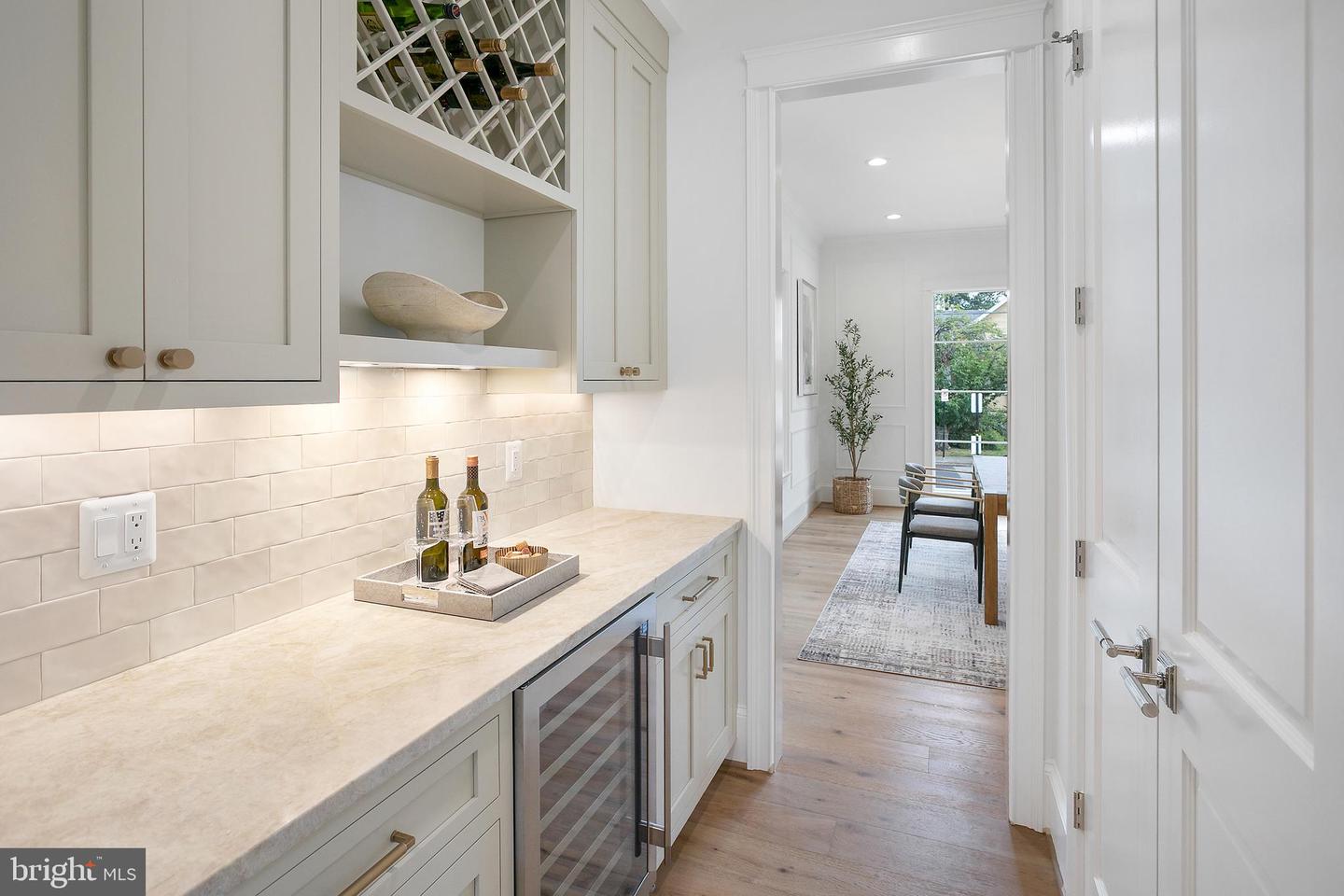 502 N JACKSON ST, ARLINGTON, Virginia 22201, 7 Bedrooms Bedrooms, 20 Rooms Rooms,7 BathroomsBathrooms,Residential,For sale,502 N JACKSON ST,VAAR2063292 MLS # VAAR2063292