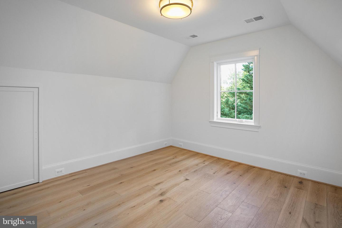 502 N JACKSON ST, ARLINGTON, Virginia 22201, 7 Bedrooms Bedrooms, 20 Rooms Rooms,7 BathroomsBathrooms,Residential,For sale,502 N JACKSON ST,VAAR2063292 MLS # VAAR2063292