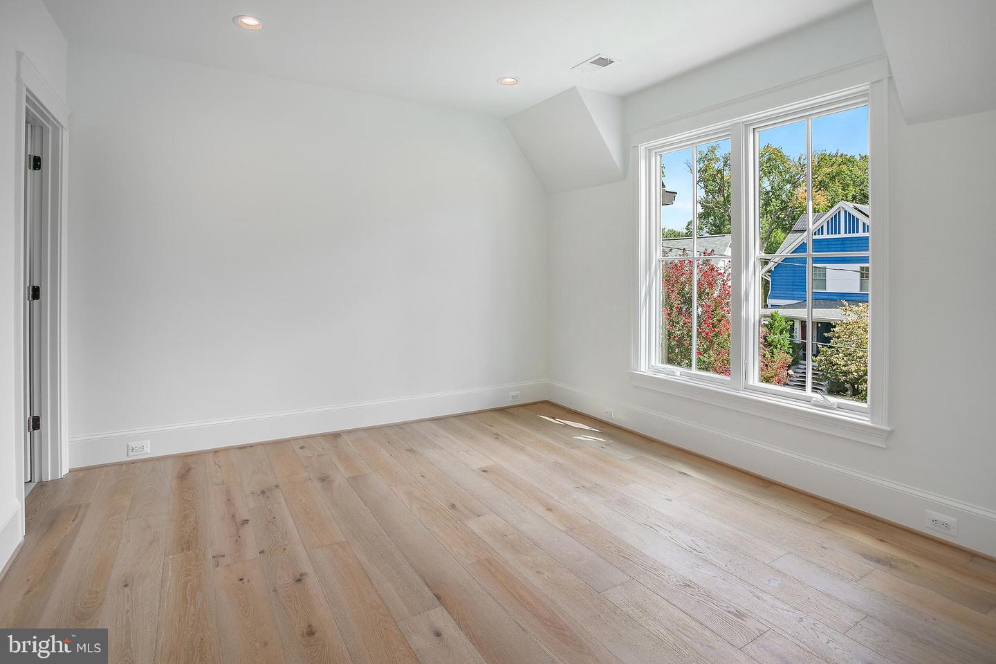 502 N JACKSON ST, ARLINGTON, Virginia 22201, 7 Bedrooms Bedrooms, 20 Rooms Rooms,7 BathroomsBathrooms,Residential,For sale,502 N JACKSON ST,VAAR2063292 MLS # VAAR2063292