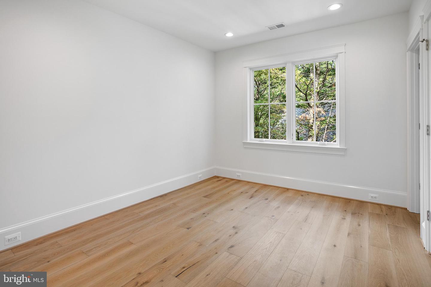 502 N JACKSON ST, ARLINGTON, Virginia 22201, 7 Bedrooms Bedrooms, 20 Rooms Rooms,7 BathroomsBathrooms,Residential,For sale,502 N JACKSON ST,VAAR2063292 MLS # VAAR2063292