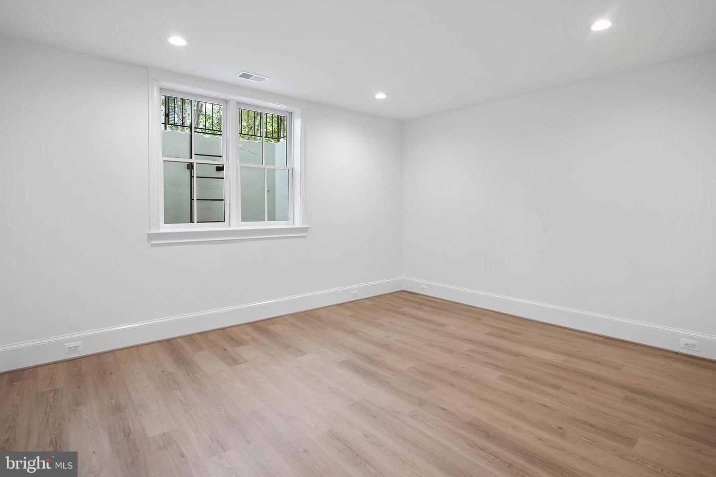 502 N JACKSON ST, ARLINGTON, Virginia 22201, 7 Bedrooms Bedrooms, 20 Rooms Rooms,7 BathroomsBathrooms,Residential,For sale,502 N JACKSON ST,VAAR2063292 MLS # VAAR2063292