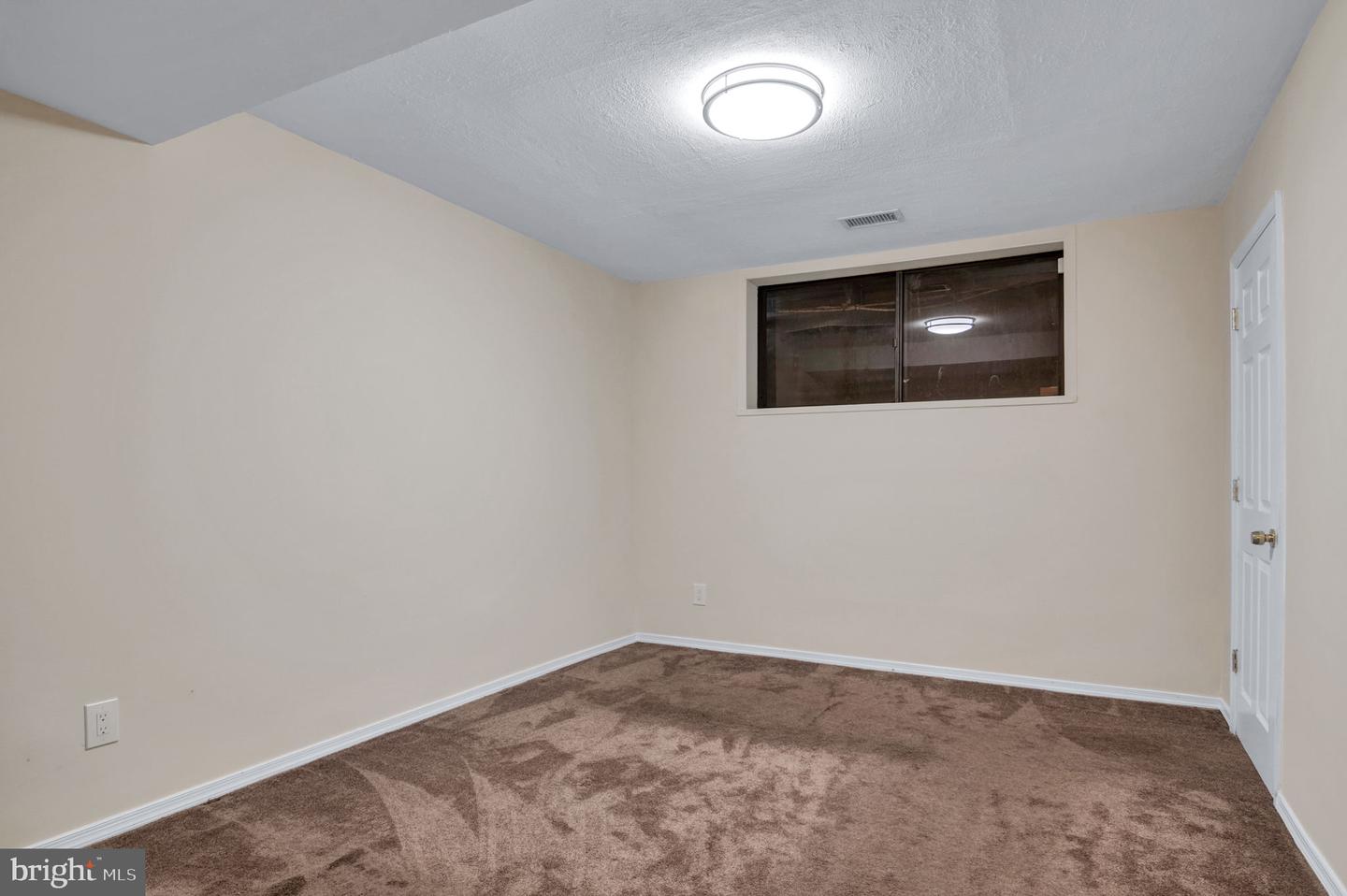 1501 SCANDIA CIR, RESTON, Virginia 20190, 4 Bedrooms Bedrooms, ,3 BathroomsBathrooms,Residential,For sale,1501 SCANDIA CIR,VAFX2265528 MLS # VAFX2265528