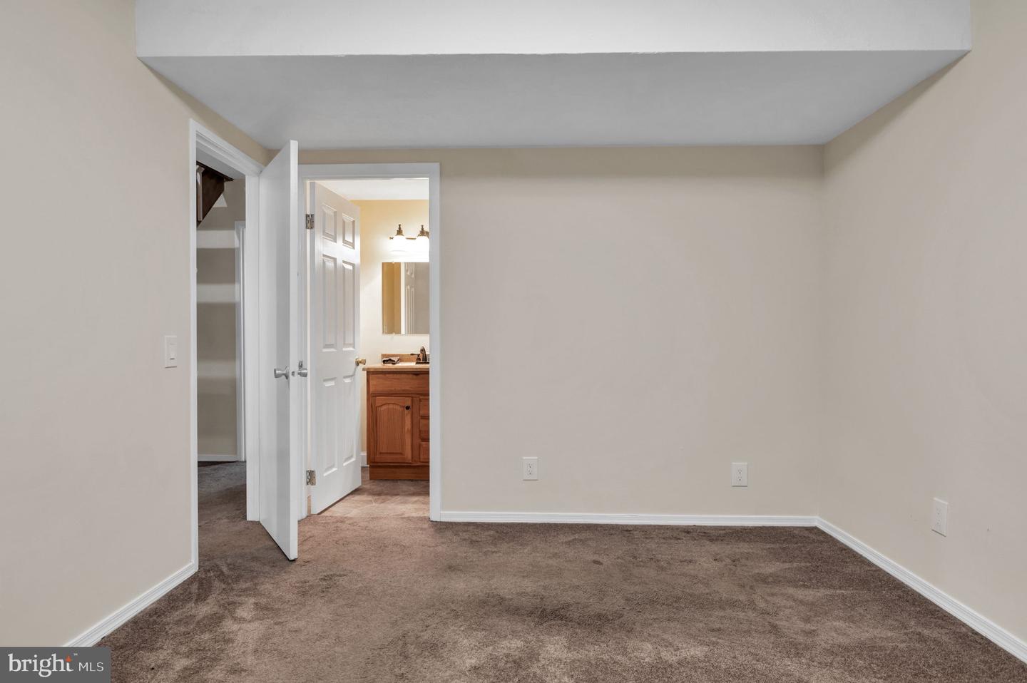 1501 SCANDIA CIR, RESTON, Virginia 20190, 4 Bedrooms Bedrooms, ,3 BathroomsBathrooms,Residential,For sale,1501 SCANDIA CIR,VAFX2265528 MLS # VAFX2265528