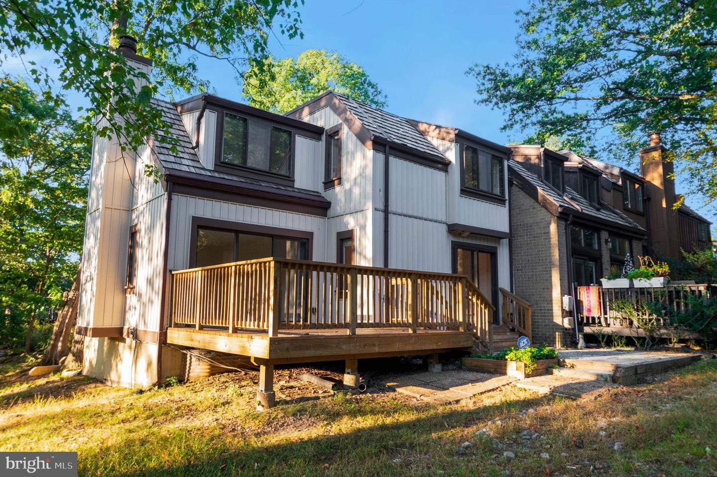 1501 SCANDIA CIR, RESTON, Virginia 20190, 4 Bedrooms Bedrooms, ,3 BathroomsBathrooms,Residential,For sale,1501 SCANDIA CIR,VAFX2265528 MLS # VAFX2265528