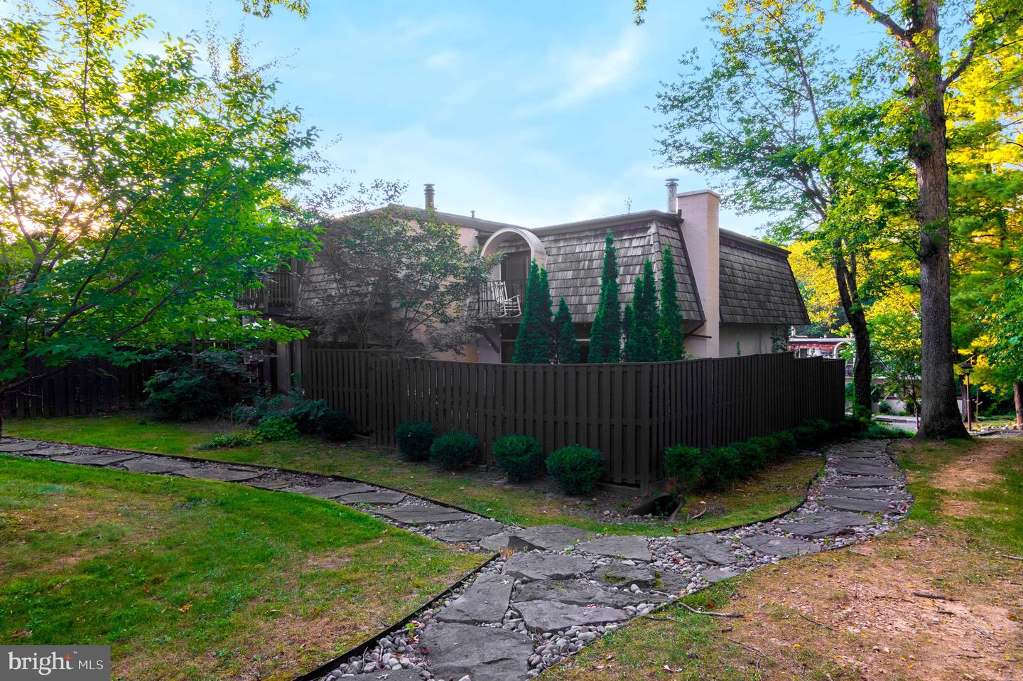 1501 SCANDIA CIR, RESTON, Virginia 20190, 4 Bedrooms Bedrooms, ,3 BathroomsBathrooms,Residential,For sale,1501 SCANDIA CIR,VAFX2265528 MLS # VAFX2265528