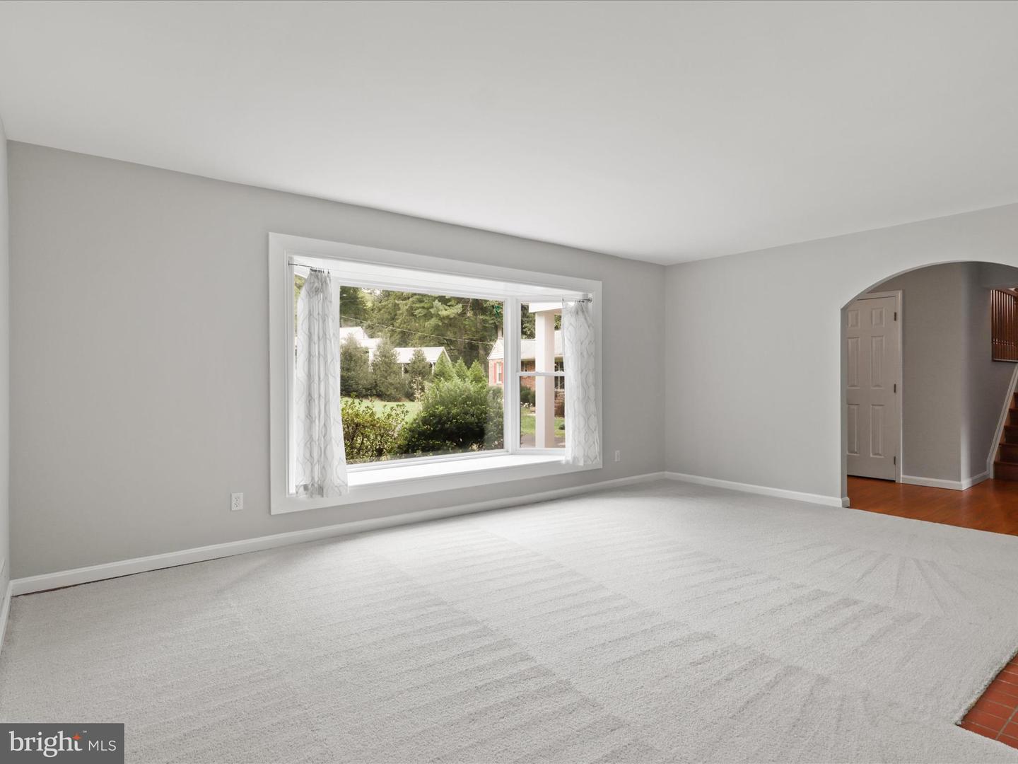 7533 HOLLINDALE, ALEXANDRIA, Virginia 22306, 4 Bedrooms Bedrooms, 7 Rooms Rooms,2 BathroomsBathrooms,Residential,For sale,7533 HOLLINDALE,VAFX2265580 MLS # VAFX2265580