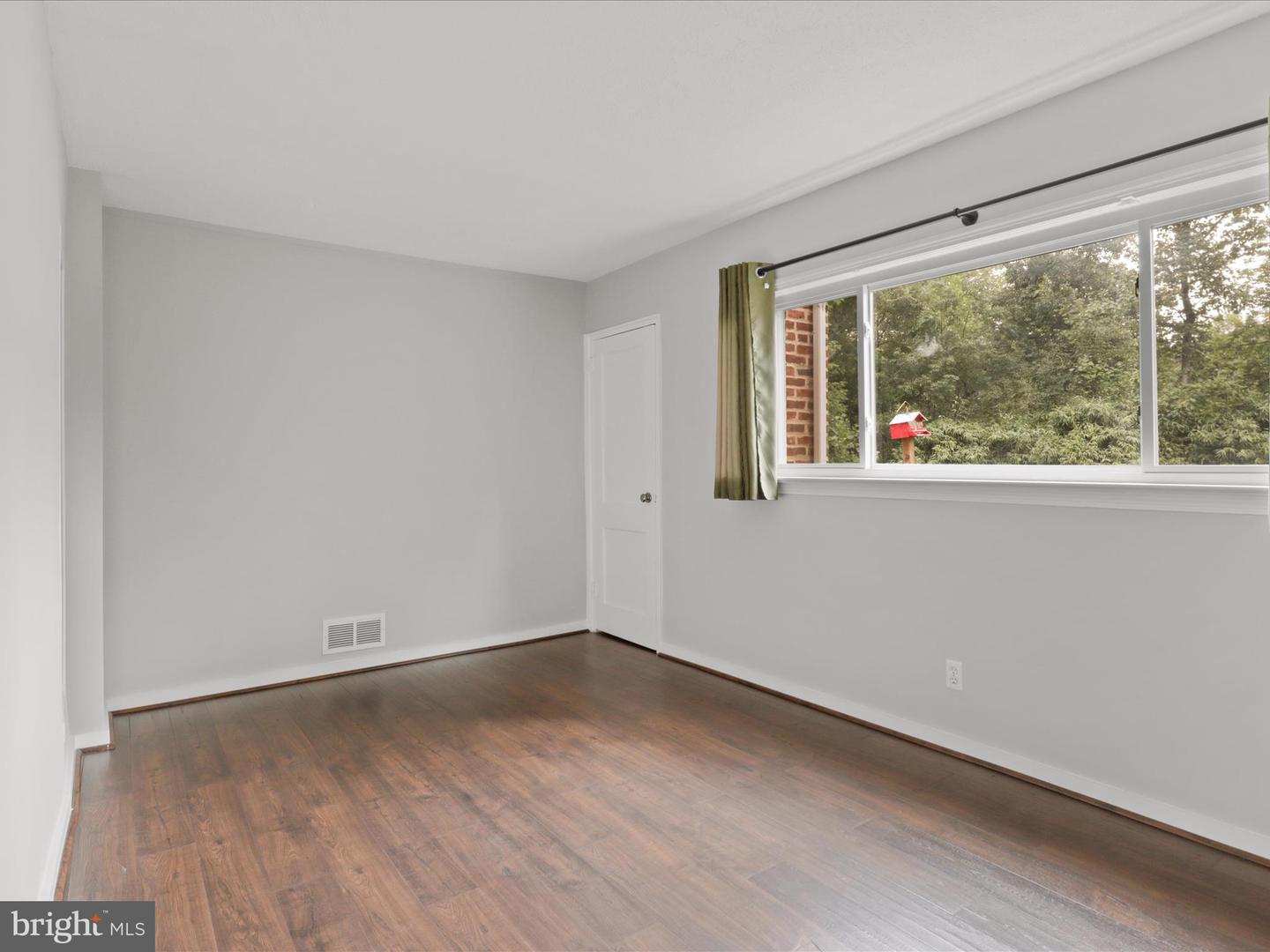 7533 HOLLINDALE, ALEXANDRIA, Virginia 22306, 4 Bedrooms Bedrooms, 7 Rooms Rooms,2 BathroomsBathrooms,Residential,For sale,7533 HOLLINDALE,VAFX2265580 MLS # VAFX2265580
