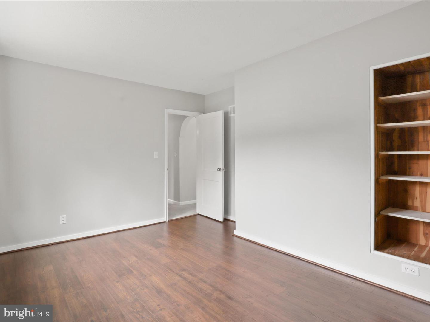 7533 HOLLINDALE, ALEXANDRIA, Virginia 22306, 4 Bedrooms Bedrooms, 7 Rooms Rooms,2 BathroomsBathrooms,Residential,For sale,7533 HOLLINDALE,VAFX2265580 MLS # VAFX2265580