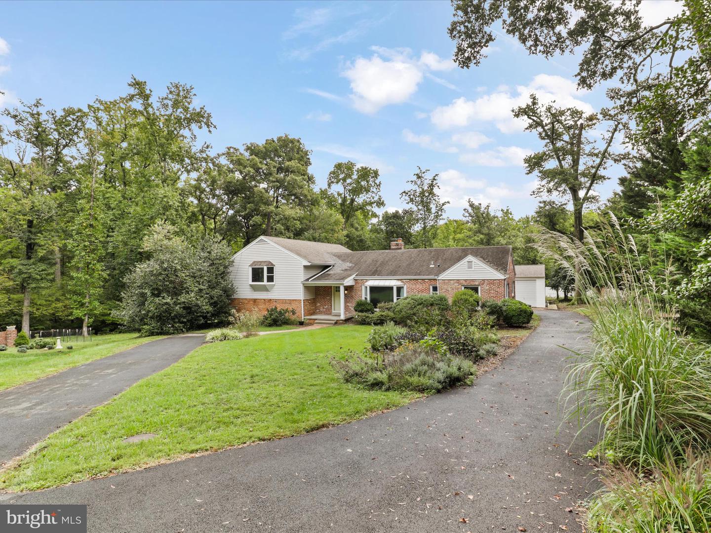7533 HOLLINDALE, ALEXANDRIA, Virginia 22306, 4 Bedrooms Bedrooms, 7 Rooms Rooms,2 BathroomsBathrooms,Residential,For sale,7533 HOLLINDALE,VAFX2265580 MLS # VAFX2265580