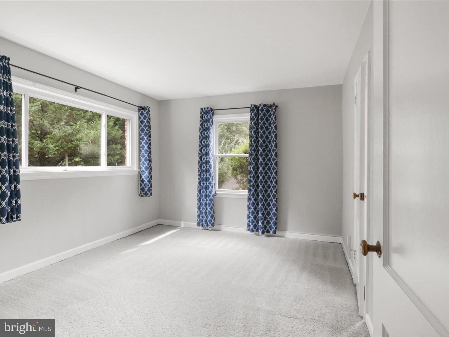 7533 HOLLINDALE, ALEXANDRIA, Virginia 22306, 4 Bedrooms Bedrooms, 7 Rooms Rooms,2 BathroomsBathrooms,Residential,For sale,7533 HOLLINDALE,VAFX2265580 MLS # VAFX2265580