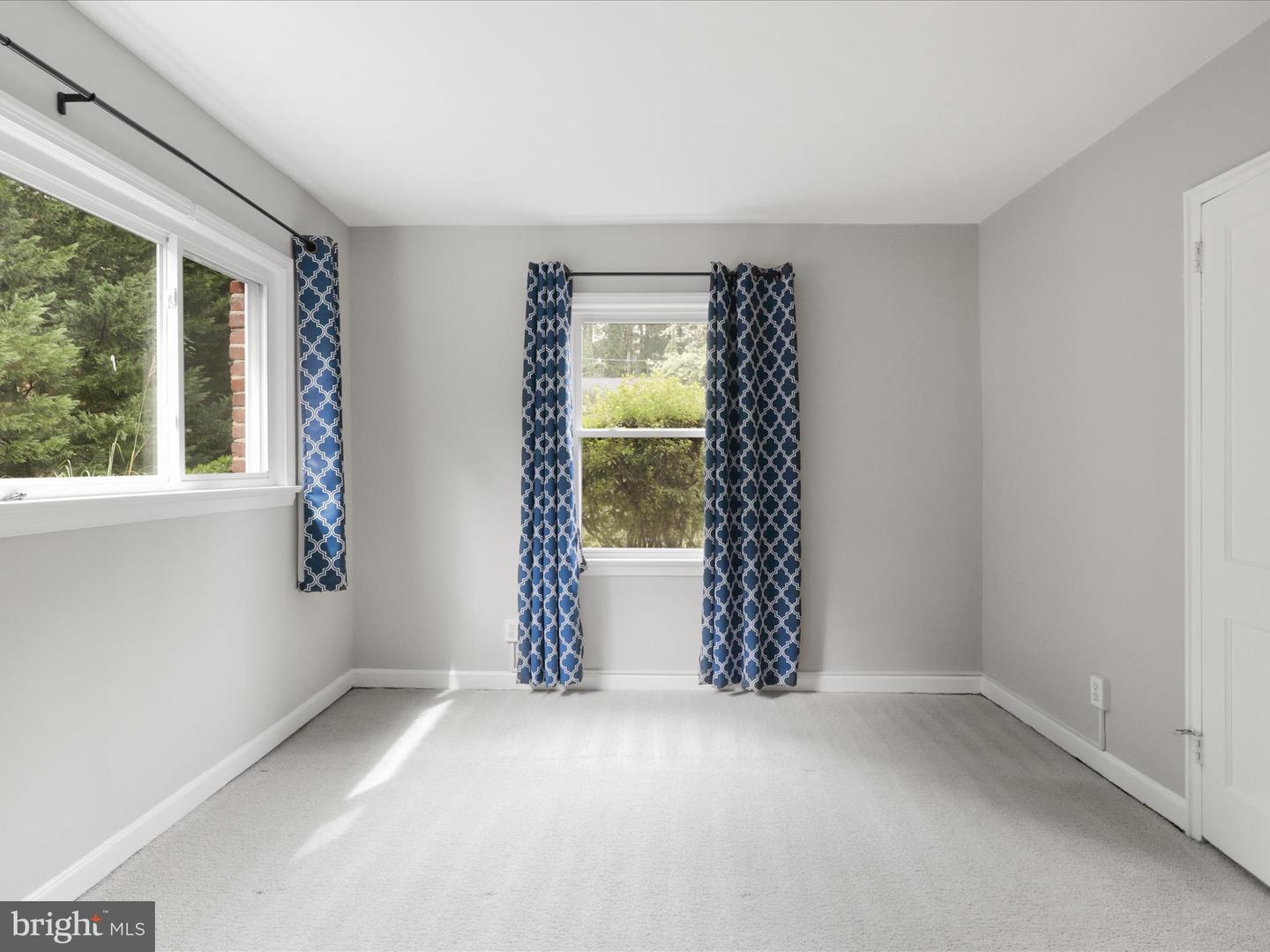 7533 HOLLINDALE, ALEXANDRIA, Virginia 22306, 4 Bedrooms Bedrooms, 7 Rooms Rooms,2 BathroomsBathrooms,Residential,For sale,7533 HOLLINDALE,VAFX2265580 MLS # VAFX2265580