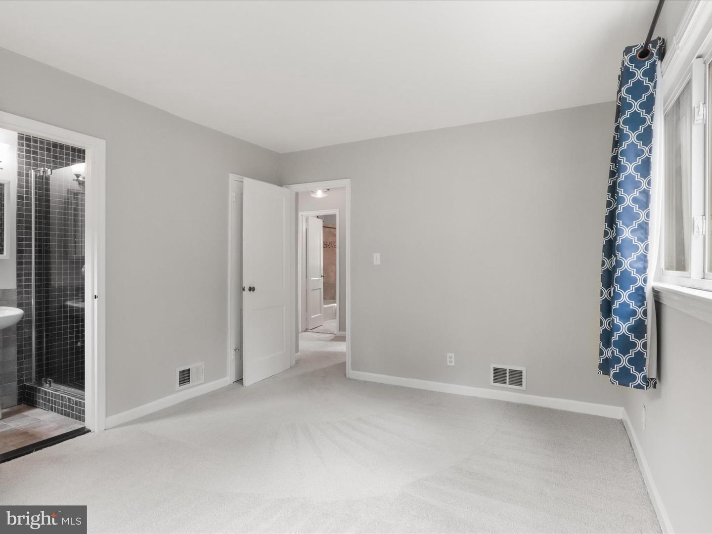 7533 HOLLINDALE, ALEXANDRIA, Virginia 22306, 4 Bedrooms Bedrooms, 7 Rooms Rooms,2 BathroomsBathrooms,Residential,For sale,7533 HOLLINDALE,VAFX2265580 MLS # VAFX2265580