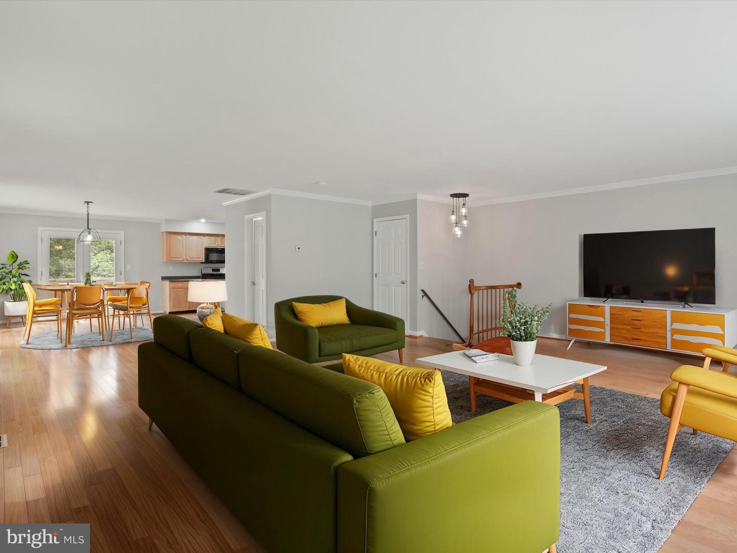 7533 HOLLINDALE, ALEXANDRIA, Virginia 22306, 4 Bedrooms Bedrooms, 7 Rooms Rooms,2 BathroomsBathrooms,Residential,For sale,7533 HOLLINDALE,VAFX2265580 MLS # VAFX2265580
