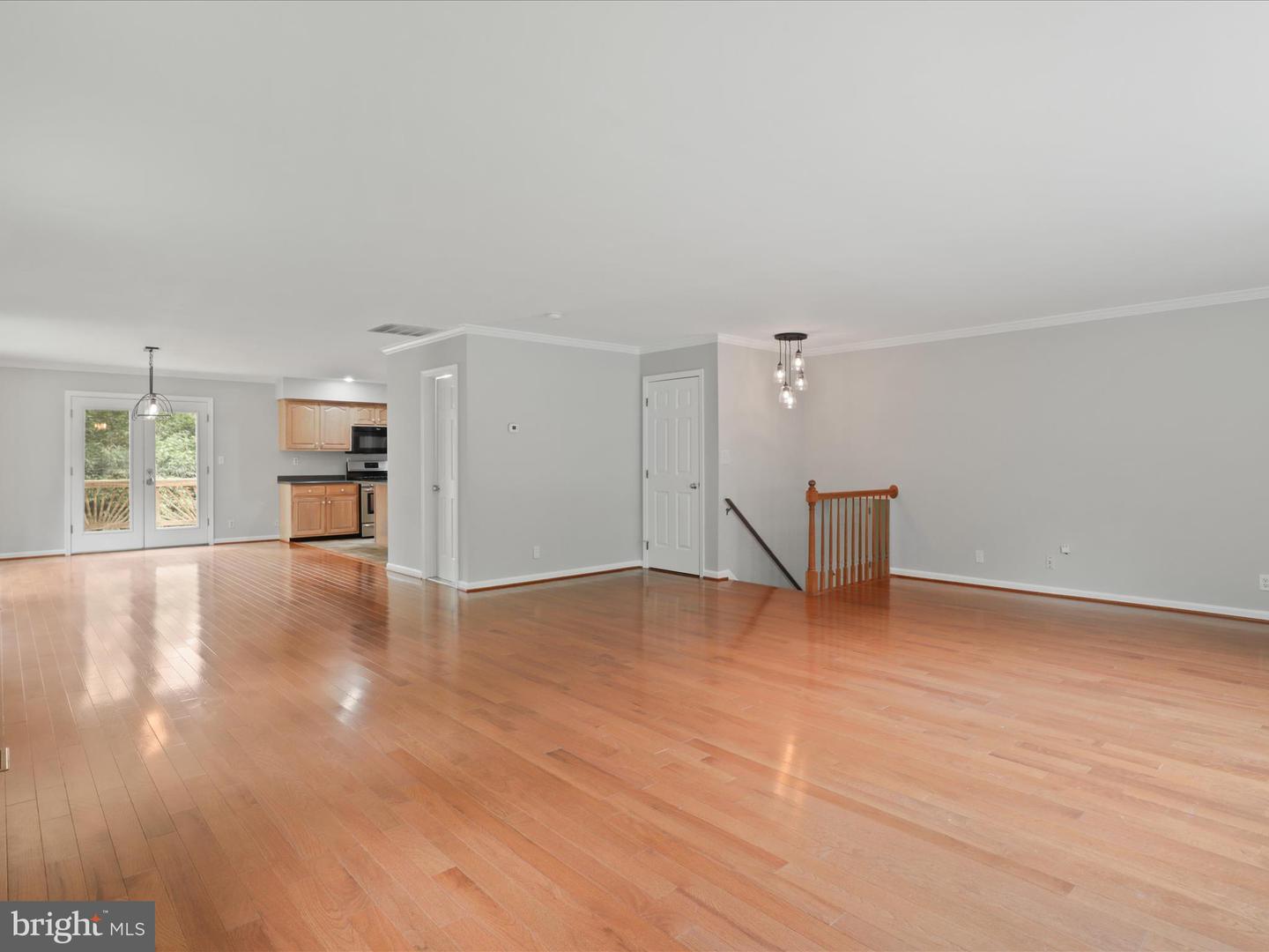 7533 HOLLINDALE, ALEXANDRIA, Virginia 22306, 4 Bedrooms Bedrooms, 7 Rooms Rooms,2 BathroomsBathrooms,Residential,For sale,7533 HOLLINDALE,VAFX2265580 MLS # VAFX2265580