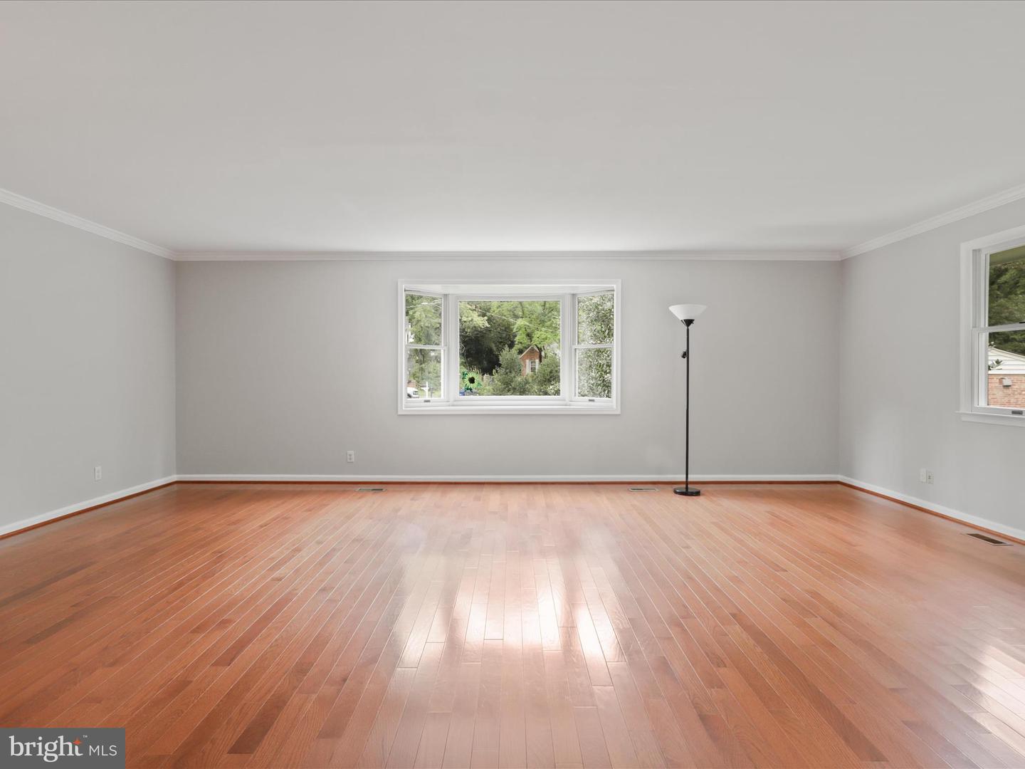 7533 HOLLINDALE, ALEXANDRIA, Virginia 22306, 4 Bedrooms Bedrooms, 7 Rooms Rooms,2 BathroomsBathrooms,Residential,For sale,7533 HOLLINDALE,VAFX2265580 MLS # VAFX2265580