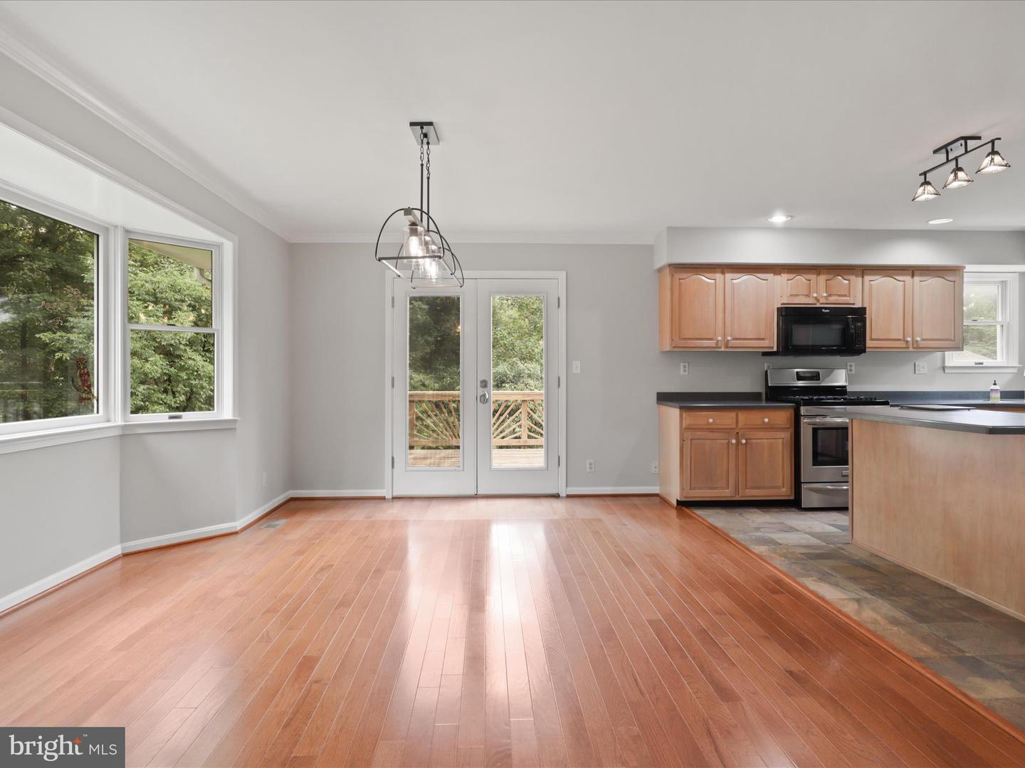 7533 HOLLINDALE, ALEXANDRIA, Virginia 22306, 4 Bedrooms Bedrooms, 7 Rooms Rooms,2 BathroomsBathrooms,Residential,For sale,7533 HOLLINDALE,VAFX2265580 MLS # VAFX2265580