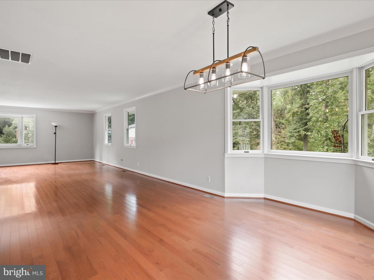7533 HOLLINDALE, ALEXANDRIA, Virginia 22306, 4 Bedrooms Bedrooms, 7 Rooms Rooms,2 BathroomsBathrooms,Residential,For sale,7533 HOLLINDALE,VAFX2265580 MLS # VAFX2265580