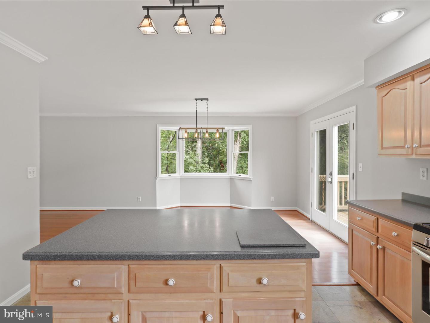 7533 HOLLINDALE, ALEXANDRIA, Virginia 22306, 4 Bedrooms Bedrooms, 7 Rooms Rooms,2 BathroomsBathrooms,Residential,For sale,7533 HOLLINDALE,VAFX2265580 MLS # VAFX2265580